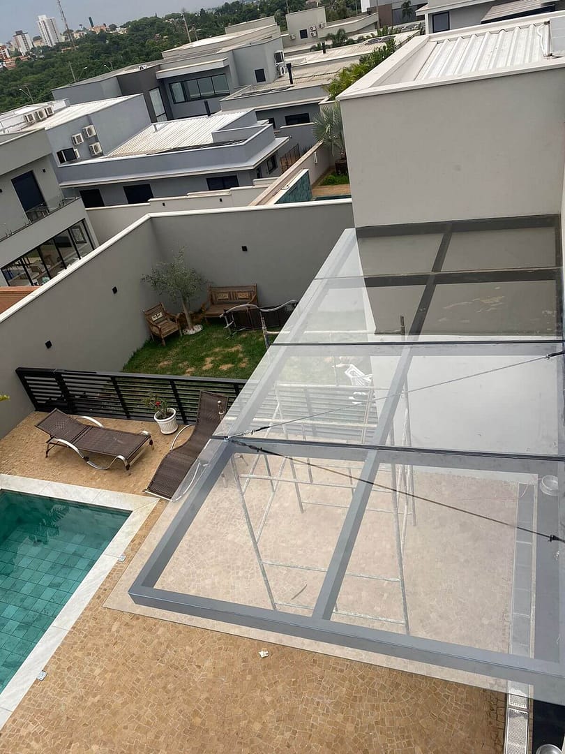 Projeto com esquadrias de alumínio personalizadas em Piracicaba - Esquadri Gold's.