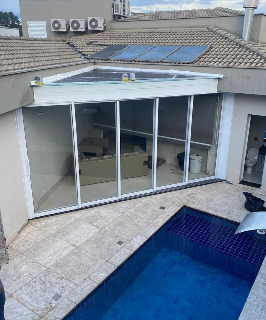 Projeto com esquadrias de alumínio personalizadas em Piracicaba - Esquadri Gold's.